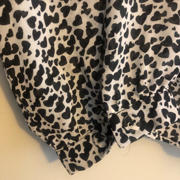 Torrid Kissing Hearts Chiffon Top - Picture 7 of 11